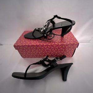 Tory Burch Heels Black Leather/Silver Metal TB Logo Size9 Never Worn